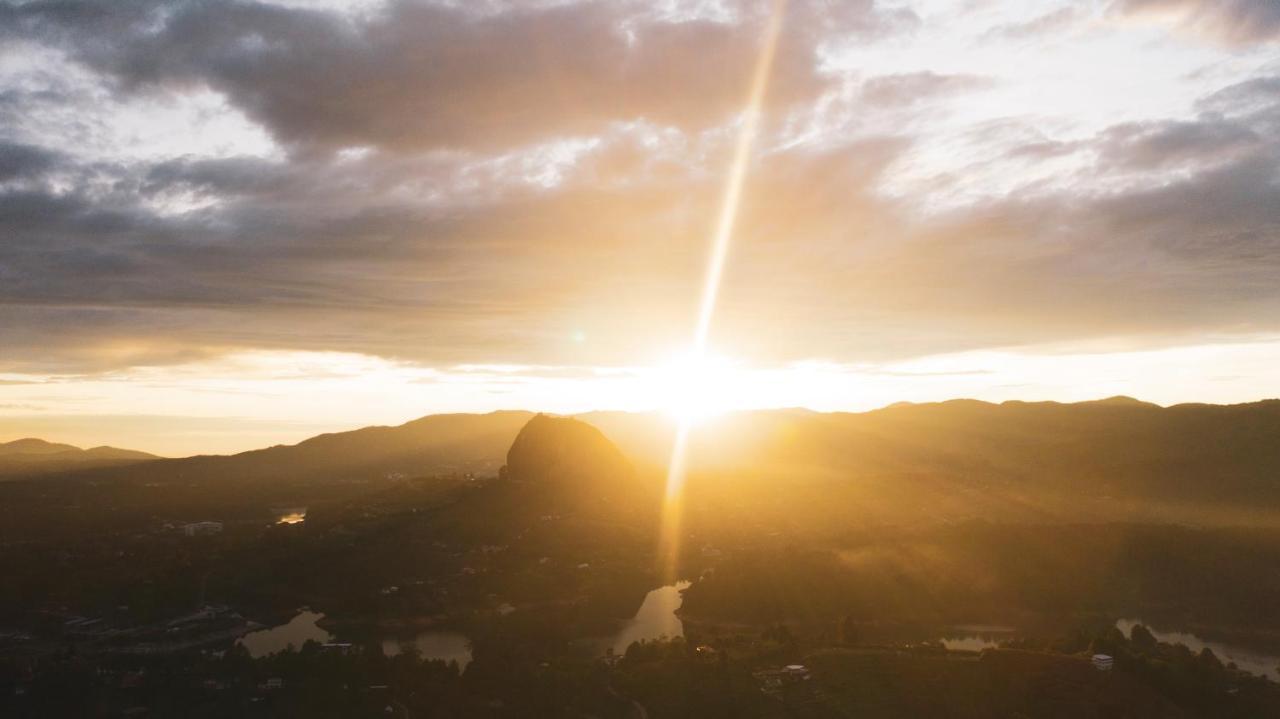 Domus Glamping Guatape Hotel Buitenkant foto